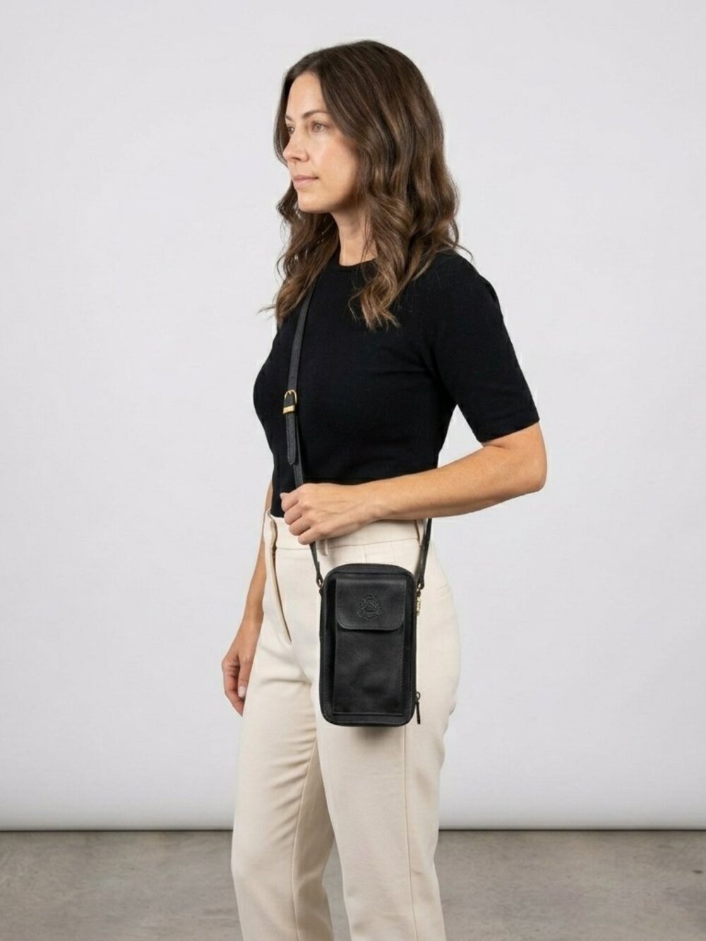 Tandam black crossbody phone holder wallet bag EUC